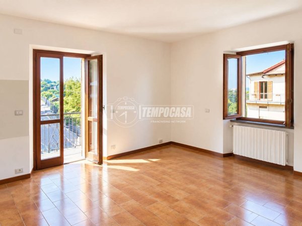 appartamento in vendita a Montorfano in zona Urago