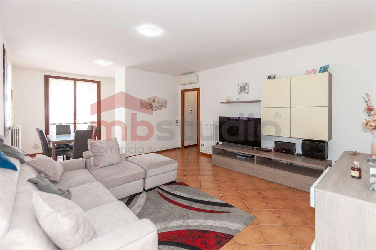 appartamento in vendita a Mozzate in zona San Martino