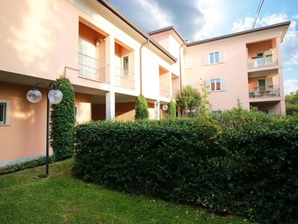 negozio in vendita a Mozzate