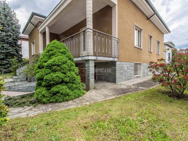casa indipendente in vendita a Mozzate