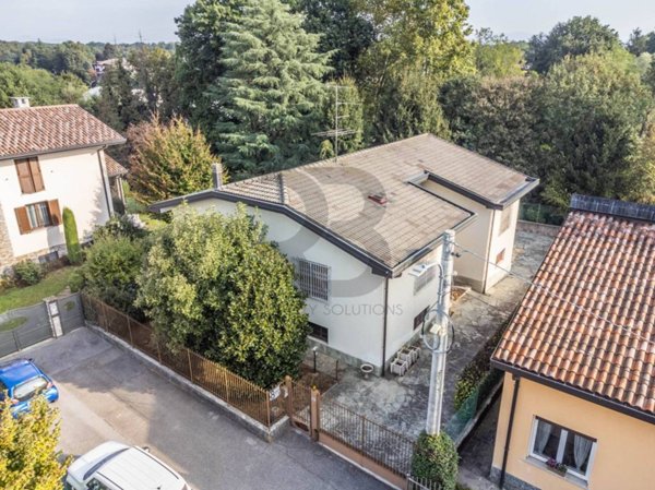 casa indipendente in vendita a Mozzate