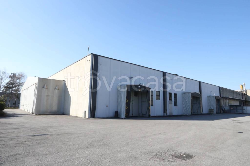 locale commerciale in vendita a Mozzate