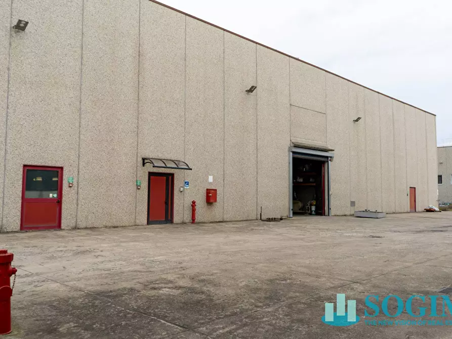 capannone in vendita a Mozzate