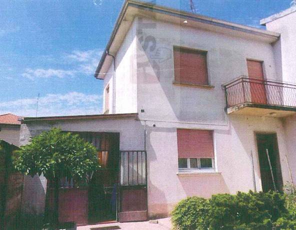 casa indipendente in vendita a Mozzate