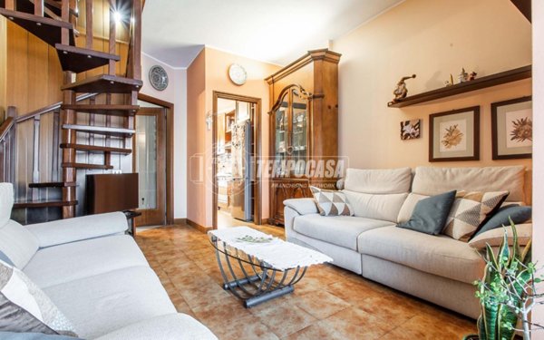 appartamento in vendita a Mozzate