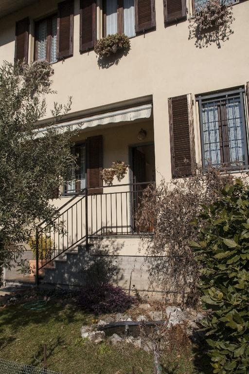 casa indipendente in vendita a Mozzate