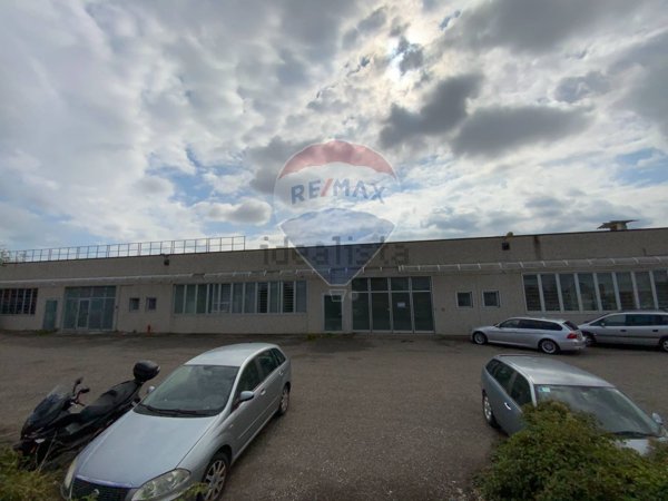 capannone in vendita a Mozzate