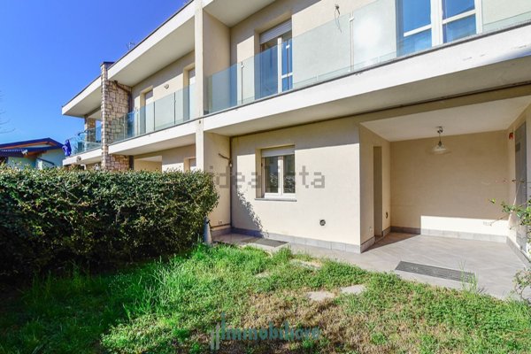 casa indipendente in vendita a Mozzate