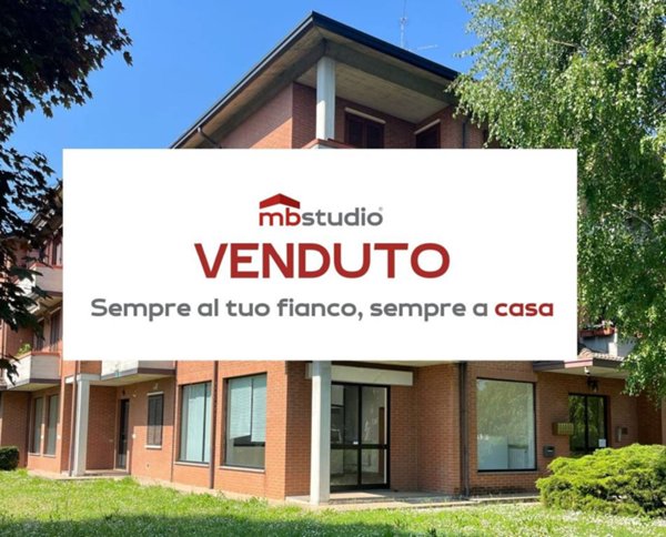 negozio in vendita a Mozzate