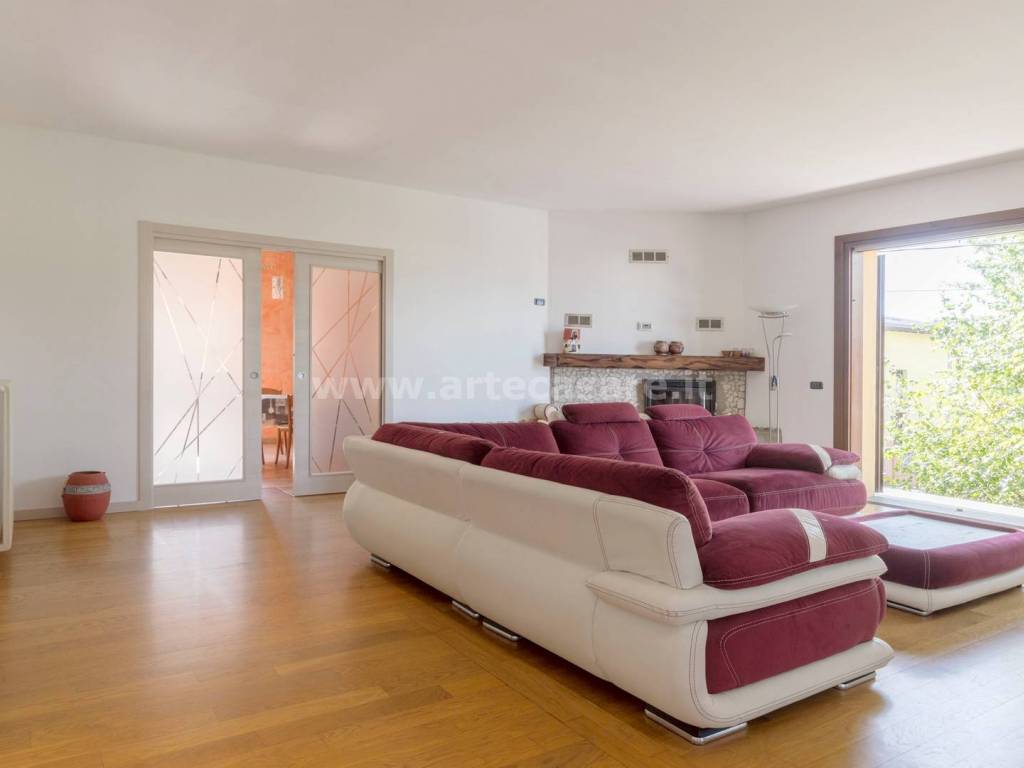 casa indipendente in vendita a Mozzate