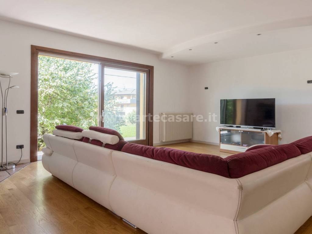 casa indipendente in vendita a Mozzate