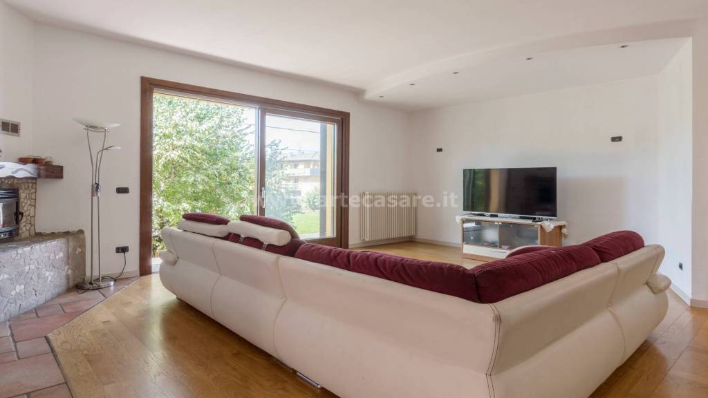 casa indipendente in vendita a Mozzate