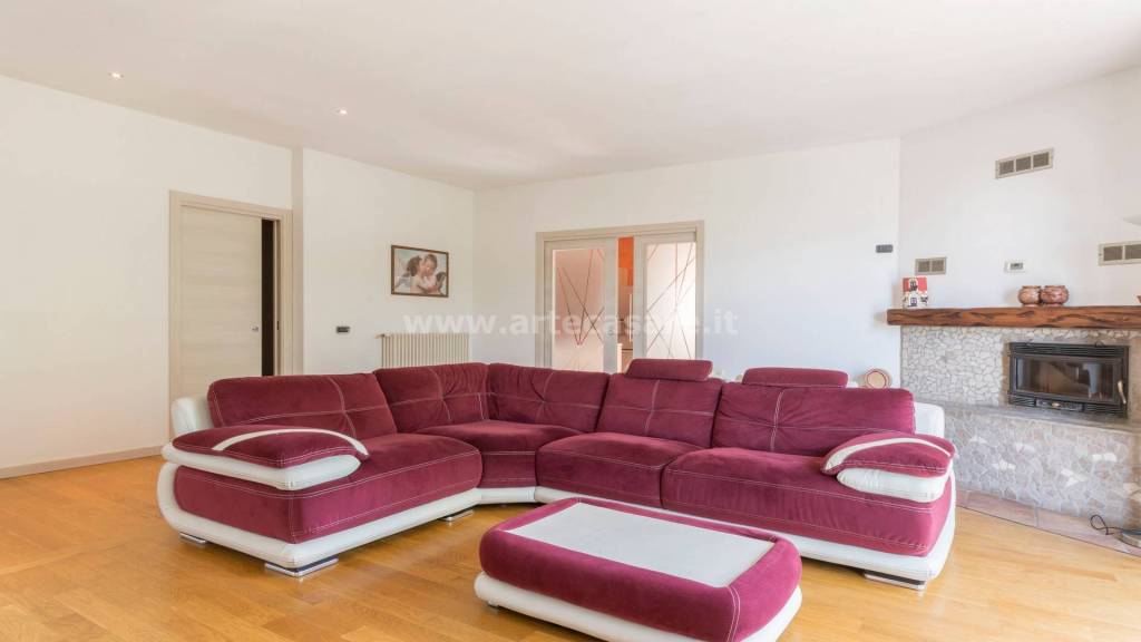 casa indipendente in vendita a Mozzate