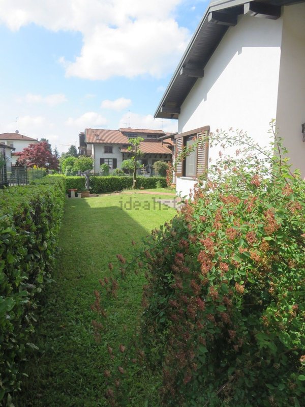 casa indipendente in vendita a Mozzate