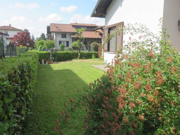 casa indipendente in vendita a Mozzate
