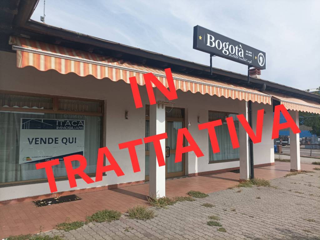 negozio in vendita a Mozzate