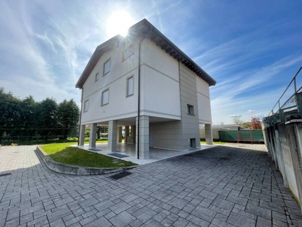 casa indipendente in vendita a Mozzate in zona San Martino