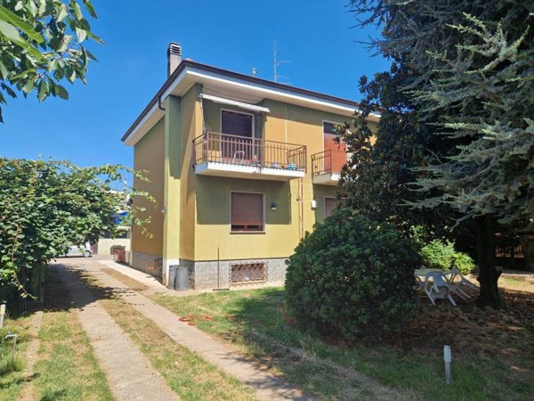 casa indipendente in vendita a Mozzate