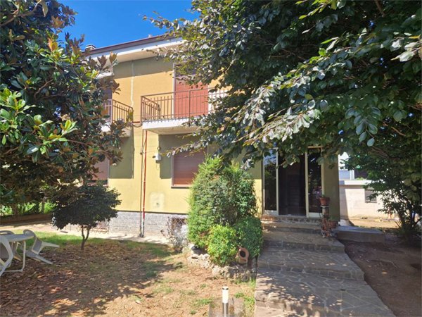 casa indipendente in vendita a Mozzate