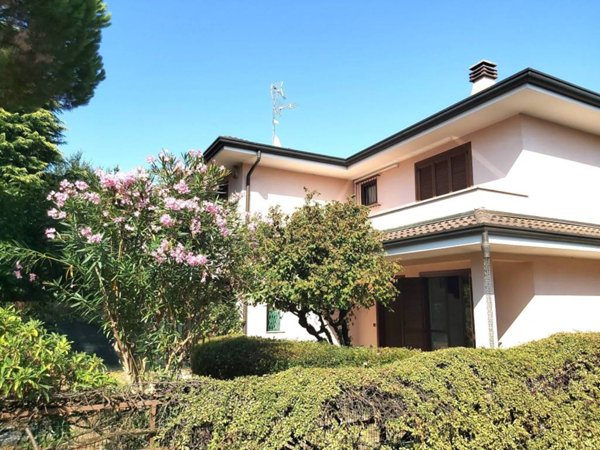 casa indipendente in vendita a Mozzate