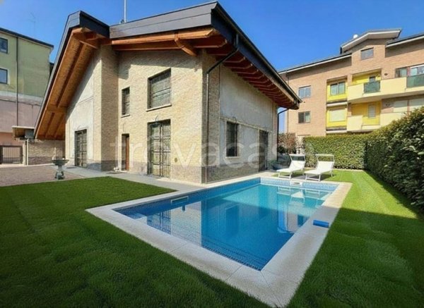 casa indipendente in vendita a Mozzate
