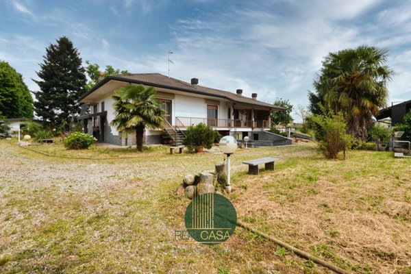 casa indipendente in vendita a Mozzate