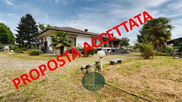 casa indipendente in vendita a Mozzate