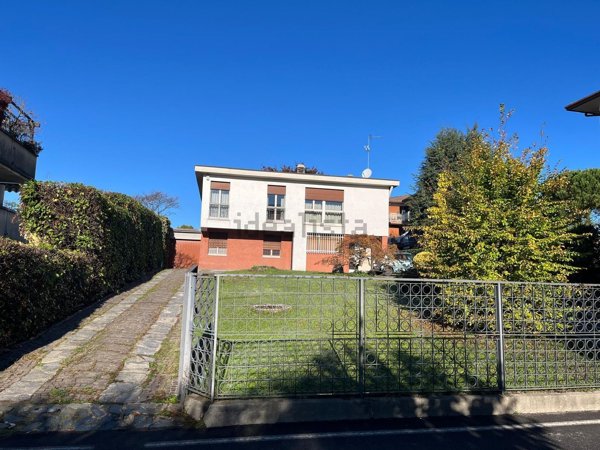 casa indipendente in vendita a Mozzate
