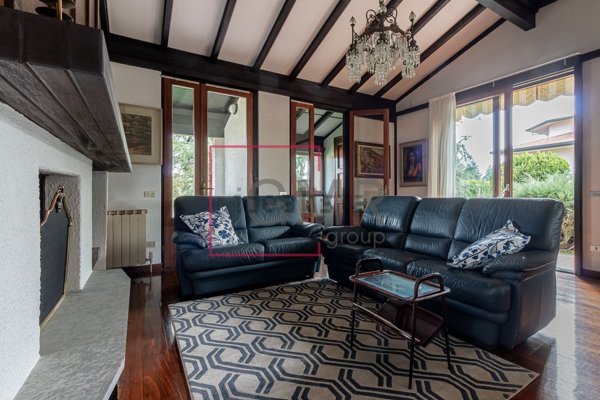 casa indipendente in vendita a Mozzate