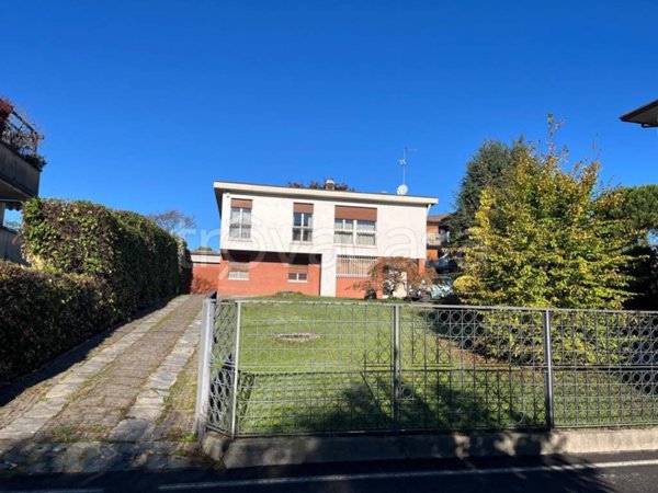 casa indipendente in vendita a Mozzate