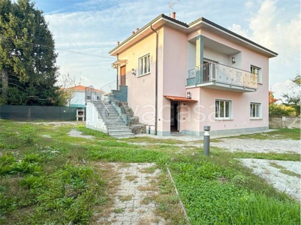 casa indipendente in vendita a Mozzate