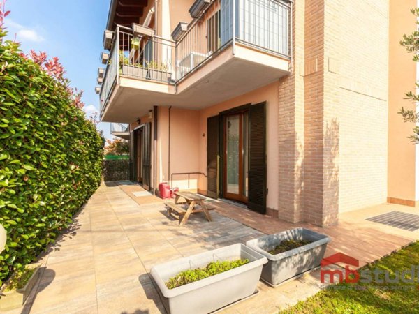 appartamento in vendita a Mozzate in zona San Martino