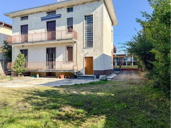 casa indipendente in vendita a Mozzate