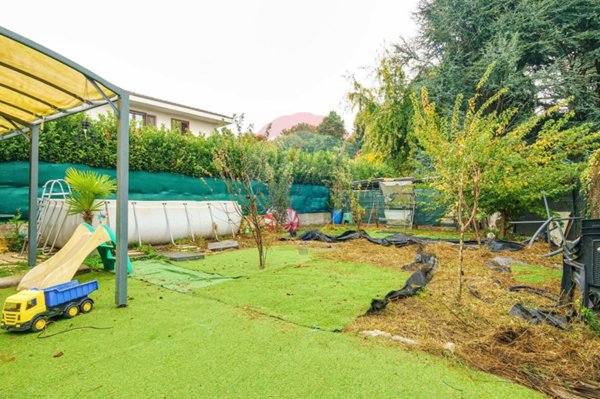 casa indipendente in vendita a Mozzate