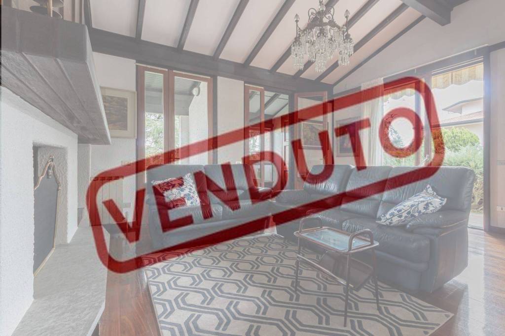 casa indipendente in vendita a Mozzate