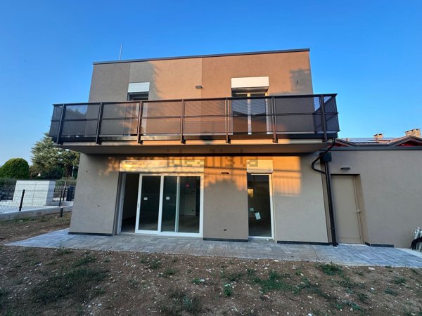 casa indipendente in vendita a Mozzate