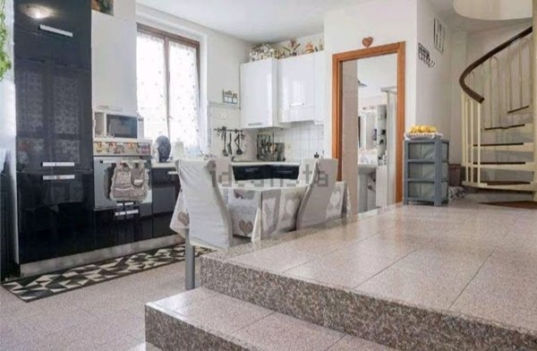 appartamento in vendita a Mozzate