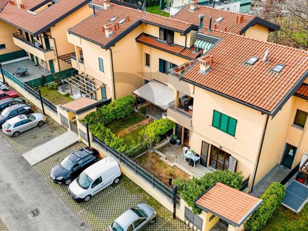 appartamento in vendita a Mozzate