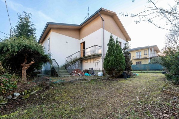 casa indipendente in vendita a Mozzate