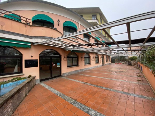 locale commerciale in vendita a Mozzate