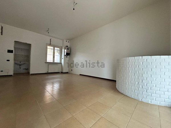 locale commerciale in vendita a Mozzate