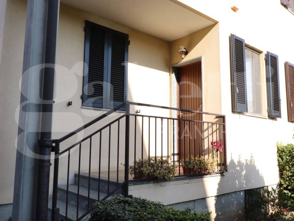 casa indipendente in vendita a Mozzate in zona San Martino