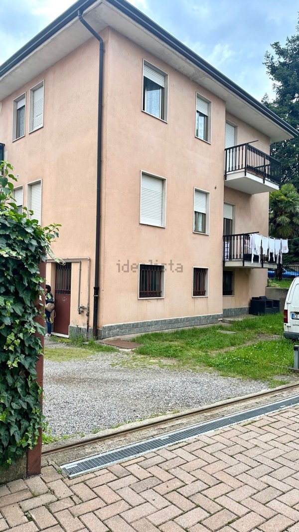 appartamento in vendita a Mozzate in zona Santa Maria Solaro