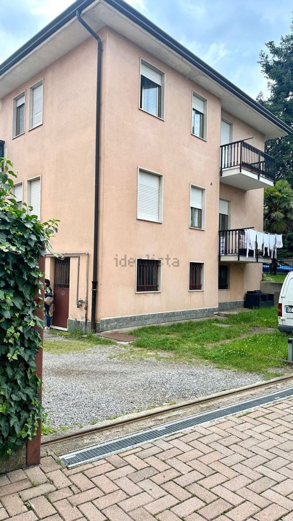 appartamento in vendita a Mozzate in zona Santa Maria Solaro
