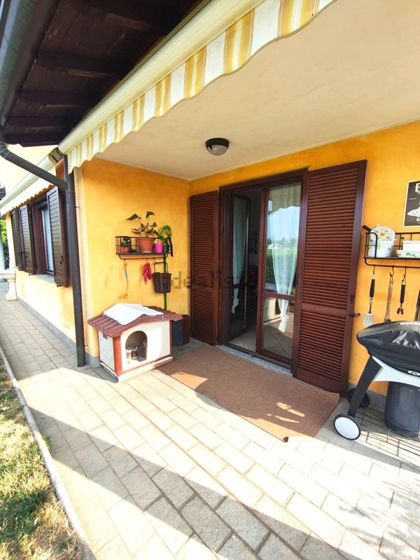 appartamento in vendita a Mozzate in zona Santa Maria Solaro