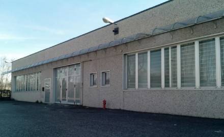 locale commerciale in vendita a Mozzate