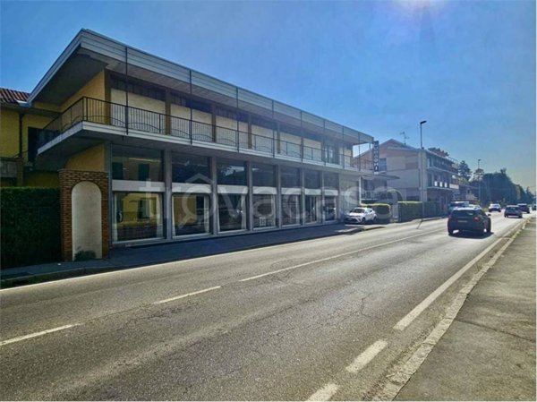 negozio in vendita a Mozzate