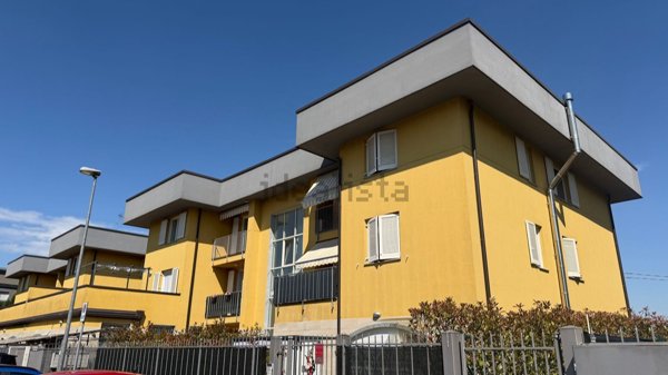 appartamento in vendita a Mozzate in zona Santa Maria Solaro