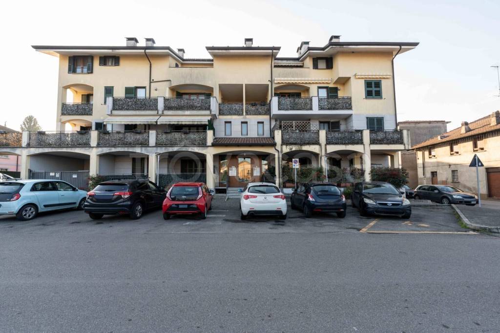 appartamento in vendita a Mozzate in zona Santa Maria Solaro