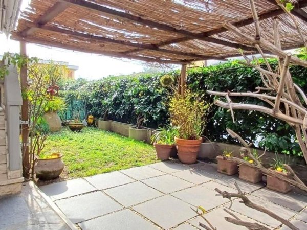 appartamento in vendita a Mozzate in zona Santa Maria Solaro